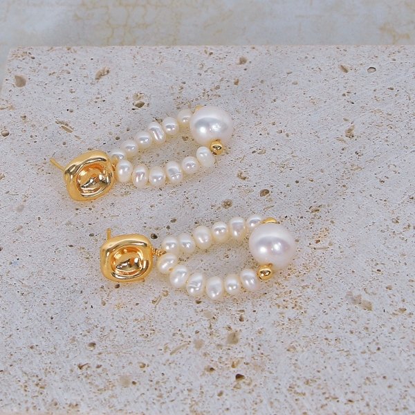 Pearlette Earrings