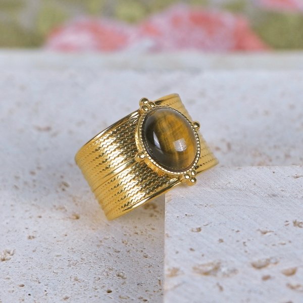 Gold Wide-Band Oval Stone Ring